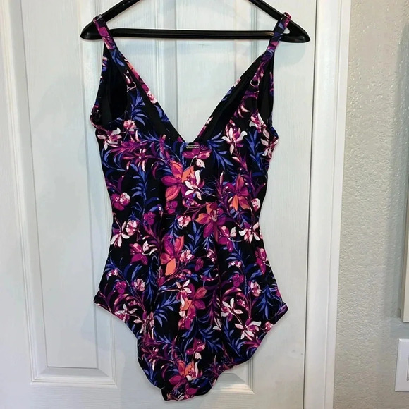 CALVIN KLEIN Twist Front Tummy Control One Piece Black Floral Swimsuit Size 16 - Picture 6 of 14